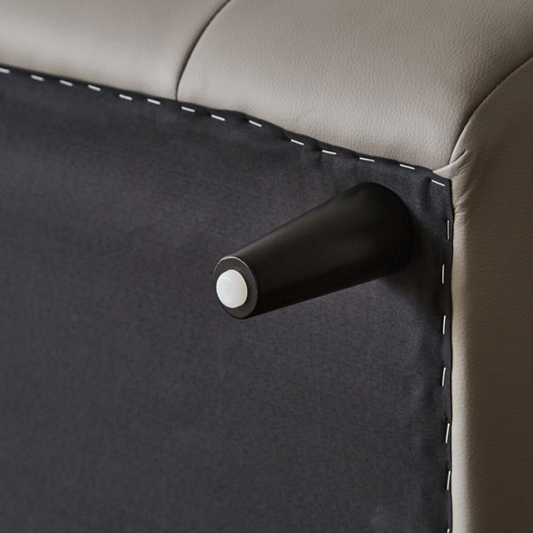 脚裏には、樹脂製のパーツが付いており床に傷がつきにくく安心です。 #SILT21 スノーホワイト（シルキーレザーテックス） #シルキーレザーテックス