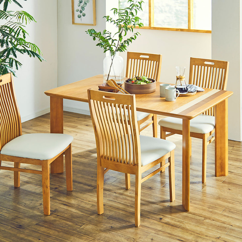 エメロード ダイニングテーブル