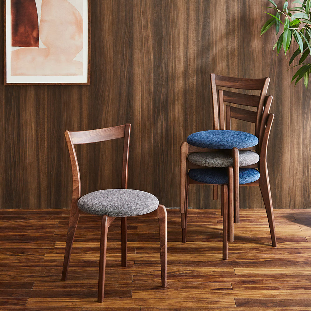 リンネ ダイニングチェア スタッキング可能