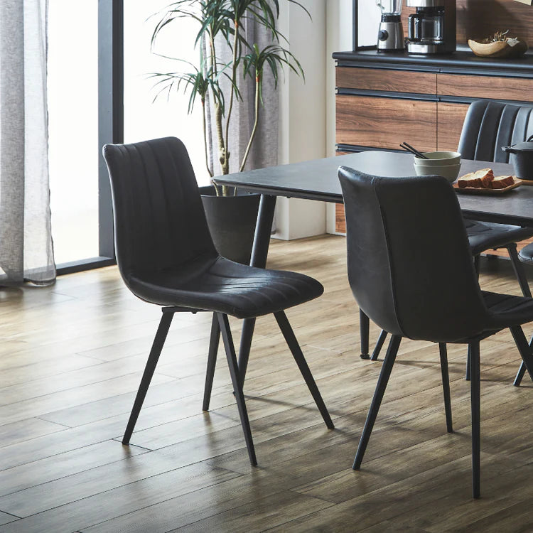 ネスト ダイニングチェア