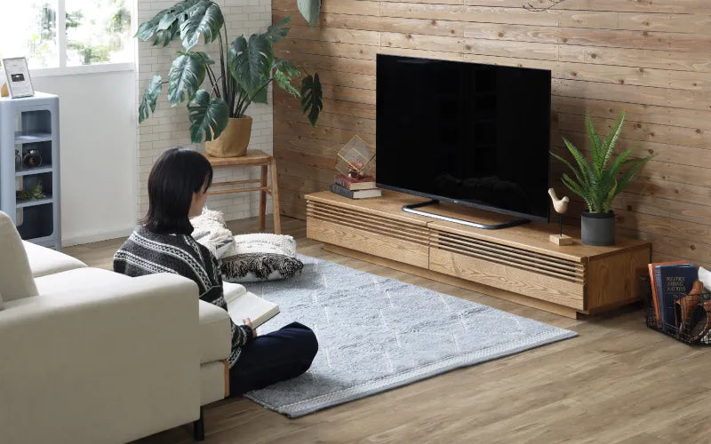 床座りでもテレビを見やすい高さに