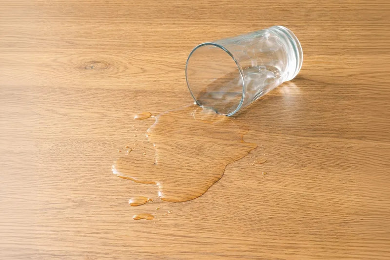 水や飲み物が染み込みにくい